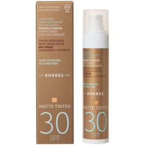 Korres Matte Tinted Sunscreen Face Cream SPF30, Αντιηλιακή Κρέμα Προσώπου Ματ Κόκκινο Σταφύλι με Χρώμα, 50ml